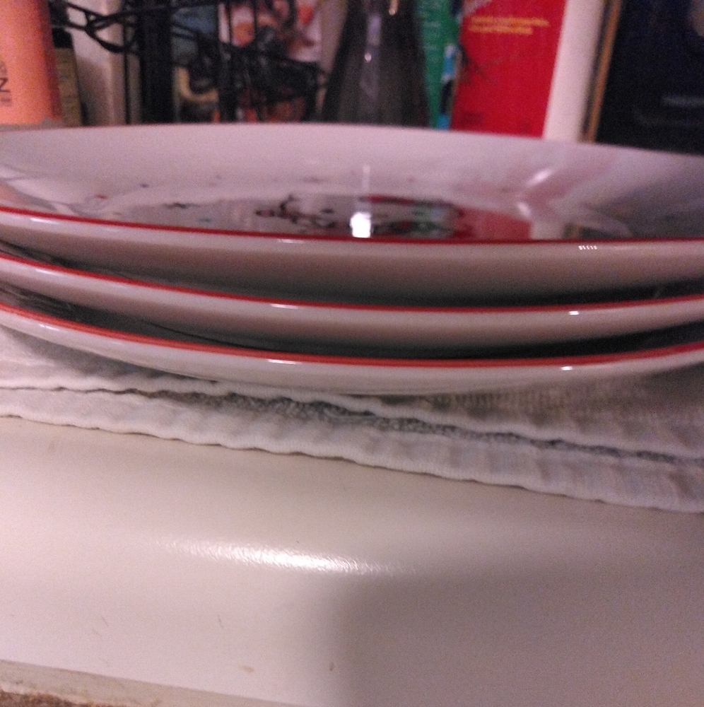 3 Sanrio Hello Kitty Red and White Christmas/Holiday Dinner Plates. - Picture 3 of 3